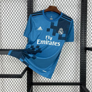 Maillot Real Madrid maillot foot 2017 2018 retro miniature