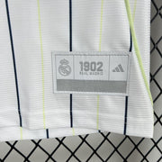 Maillot Maillot Real Madrid concept 2025-26 miniature