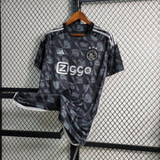 Maillot Maillot Ajax saison 2023-2024 édition third noir miniature