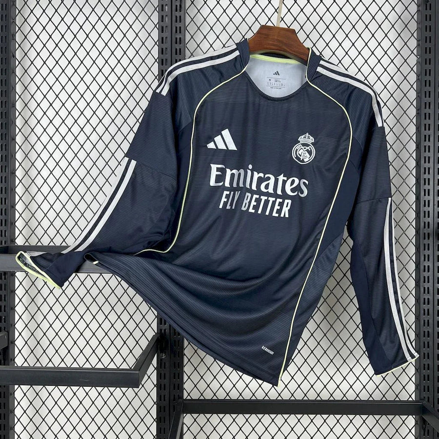 Maillot Maillot Real Madrid manches longues 2025-26 face avant